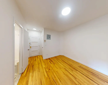 East 73rd Street - Photo Thumbnail 4