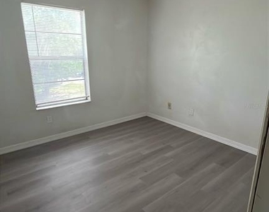 2404 Sw 31 Place - Photo Thumbnail 15