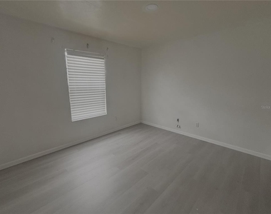 2404 Sw 31 Place - Photo Thumbnail 11