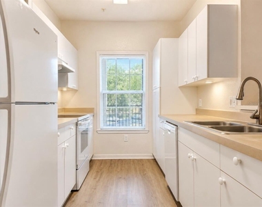 3589 Conroy Road - Photo Thumbnail 4