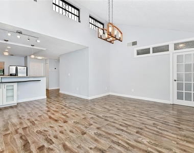 2300 Barbados Drive - Photo Thumbnail 5