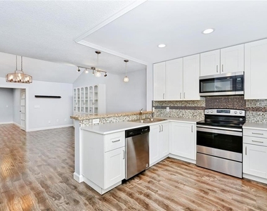 2300 Barbados Drive - Photo Thumbnail 10