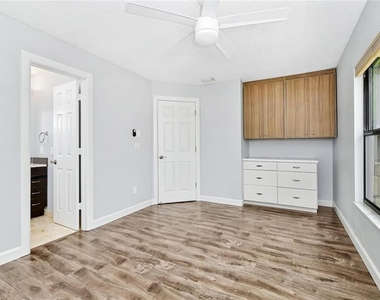2300 Barbados Drive - Photo Thumbnail 22