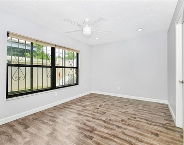 2300 Barbados Drive - Photo Thumbnail 17