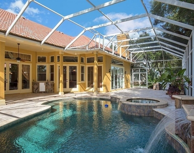 7407 Park Springs Circle - Photo Thumbnail 16