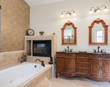 7407 Park Springs Circle - Photo Thumbnail 13