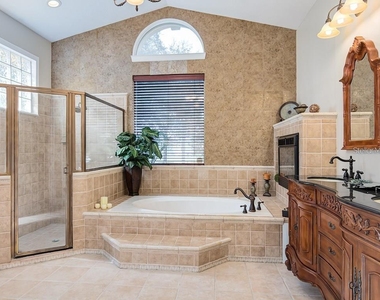 7407 Park Springs Circle - Photo Thumbnail 12