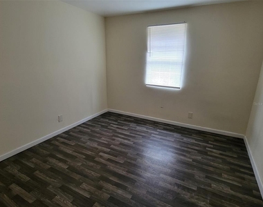 455 Pursley Street - Photo Thumbnail 6