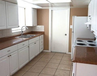 1515 Swordbill Drive - Photo Thumbnail 2