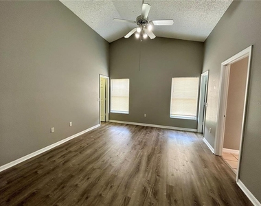 138 Sir Phillips Drive - Photo Thumbnail 4
