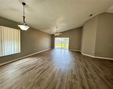 138 Sir Phillips Drive - Photo Thumbnail 1