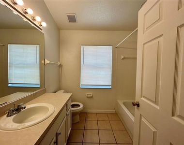 138 Sir Phillips Drive - Photo Thumbnail 9