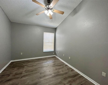 138 Sir Phillips Drive - Photo Thumbnail 11