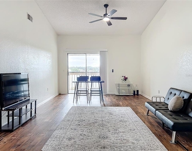 4166 Plantation Cove Drive - Photo Thumbnail 4