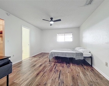 4166 Plantation Cove Drive - Photo Thumbnail 15