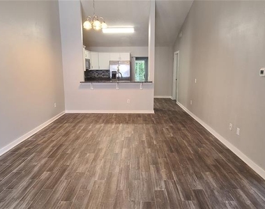3524 Forest Branch Drive - Photo Thumbnail 6