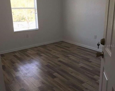 3032 Ashland Lane S - Photo Thumbnail 20