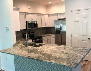3032 Ashland Lane S - Photo Thumbnail 5