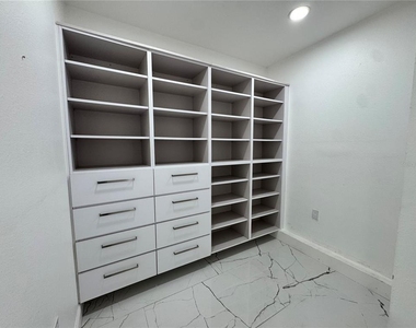 4324 Pine Lake Drive - Photo Thumbnail 11
