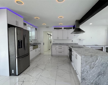 4324 Pine Lake Drive - Photo Thumbnail 7