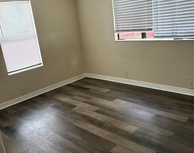 2621 Island Oaks W - Photo Thumbnail 3