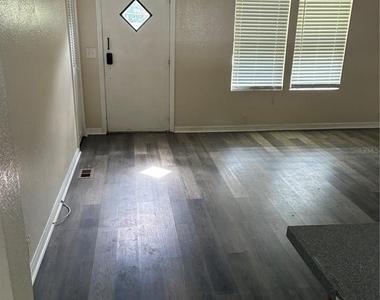 2621 Island Oaks W - Photo Thumbnail 1