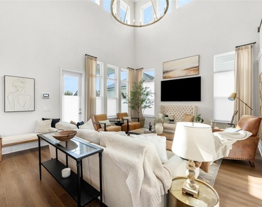 2509 Sw 120th Drive - Photo Thumbnail 6