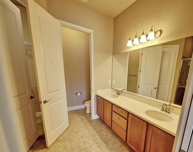 814 Aldenham Lane - Photo Thumbnail 4