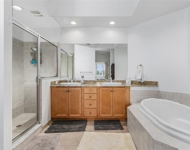 8541 Amberjack Circle - Photo Thumbnail 17