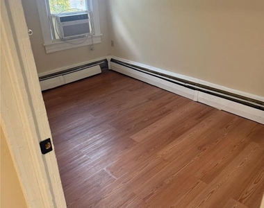 131 Grove Street - Photo Thumbnail 7
