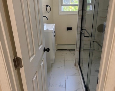 131 Grove Street - Photo Thumbnail 10