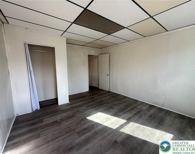 525 Elliger Street - Photo Thumbnail 11