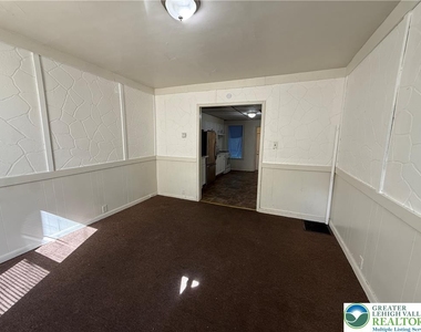 525 Elliger Street - Photo Thumbnail 1
