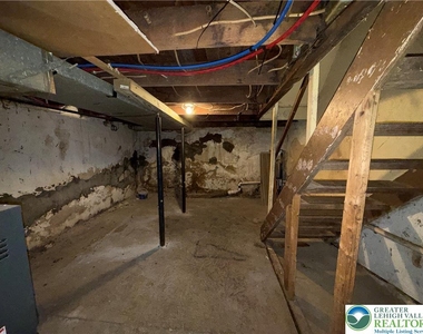 525 Elliger Street - Photo Thumbnail 14