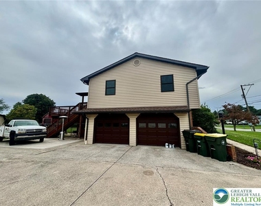 8740 Breiningsville - Photo Thumbnail 4