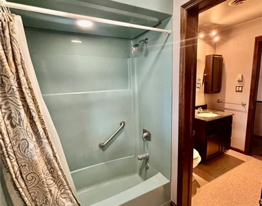 8740 Breiningsville - Photo Thumbnail 16