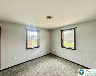8740 Breiningsville - Photo Thumbnail 14