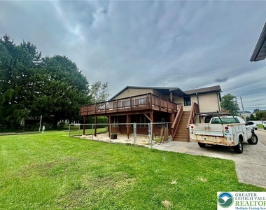 8740 Breiningsville - Photo Thumbnail 3