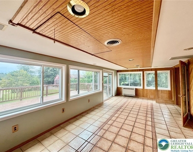 8740 Breiningsville - Photo Thumbnail 11