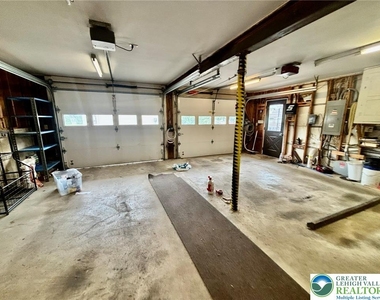 8740 Breiningsville - Photo Thumbnail 24