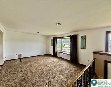8740 Breiningsville - Photo Thumbnail 8