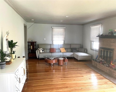 1735 Jefferson Avenue - Photo Thumbnail 2