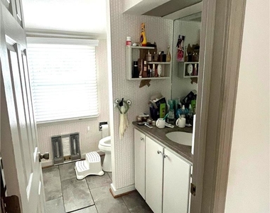 1735 Jefferson Avenue - Photo Thumbnail 11