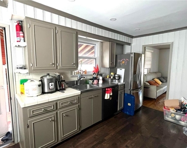 1735 Jefferson Avenue - Photo Thumbnail 4