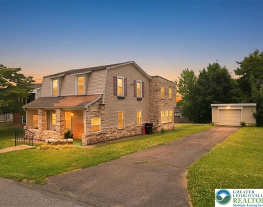 1839 6th Street - Photo Thumbnail 1