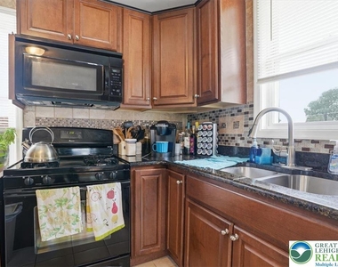 1839 6th Street - Photo Thumbnail 15