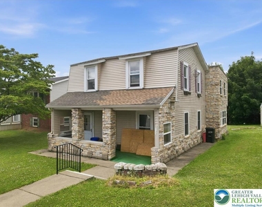 1839 6th Street - Photo Thumbnail 2