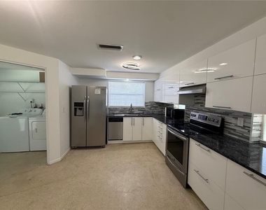 8735 Dunmore Drive - Photo Thumbnail 7