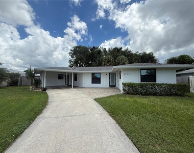 8735 Dunmore Drive - Photo Thumbnail 27