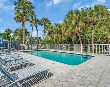 7294 Cloister Drive - Photo Thumbnail 12